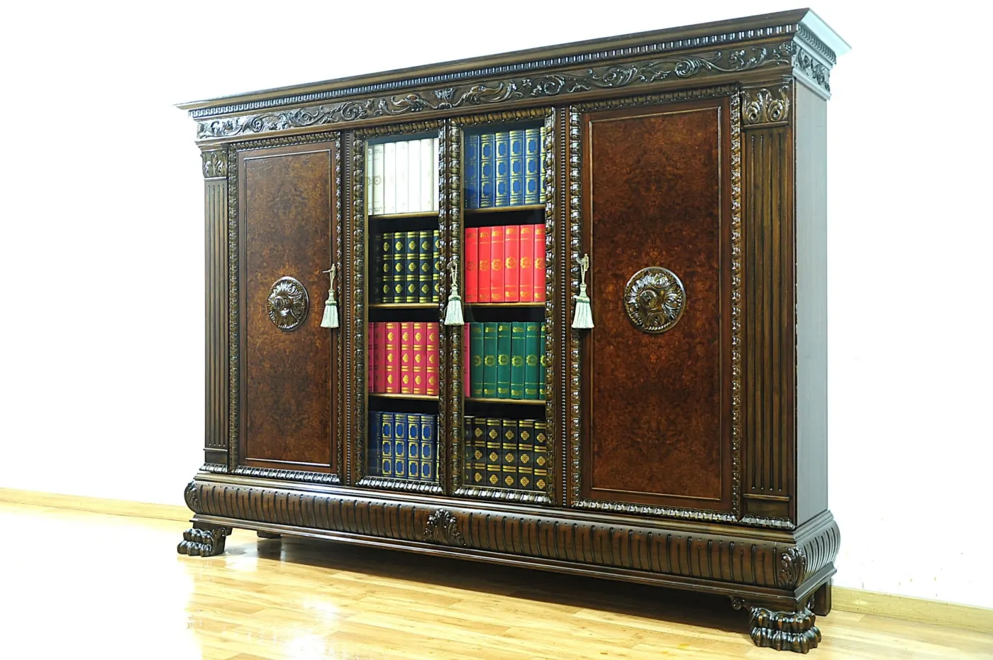 Biblioteka-witryna orzechowa, neorenesans — zdjęcie 3