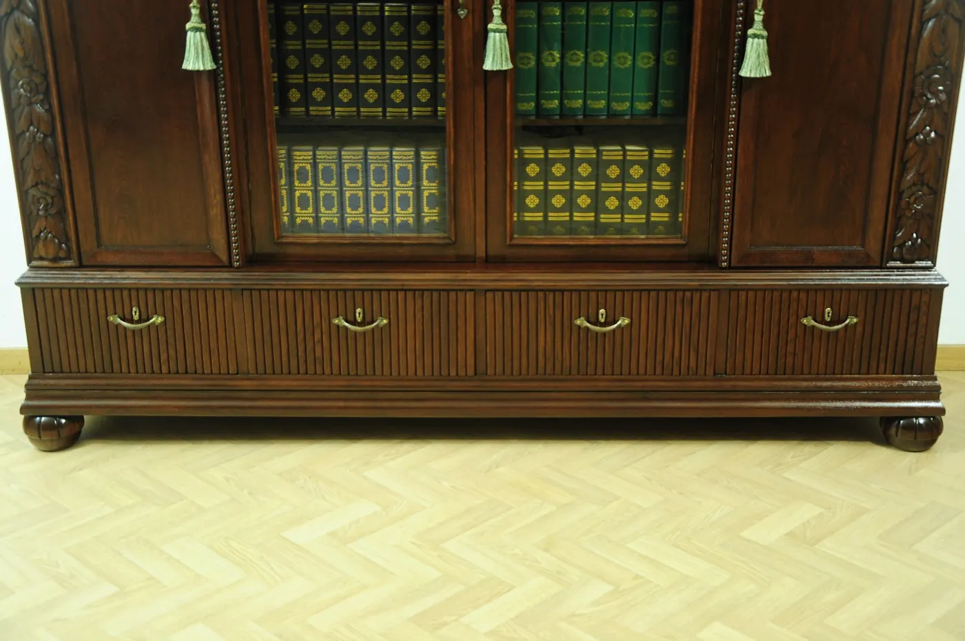 Biblioteka-witryna dębowa, secesja — zdjęcie 4